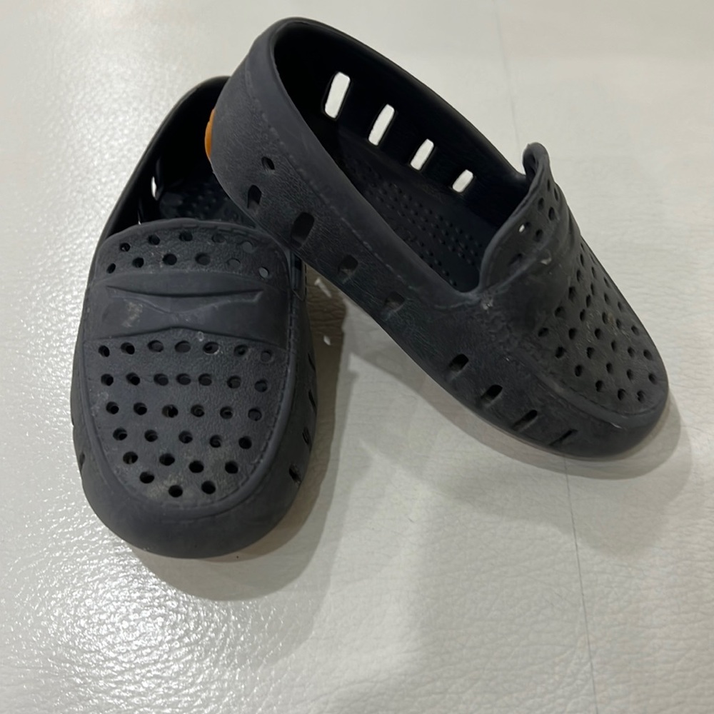 Floafers Grey Baby/Toddler size 5